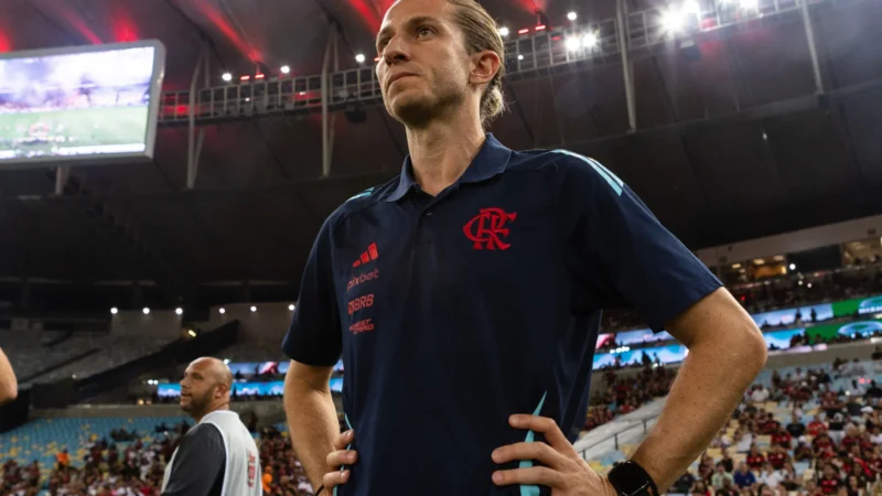 Filipe Luís lamenta queda de Dorival e despista sobre seleção: ‘Tenho contrato com o Flamengo’