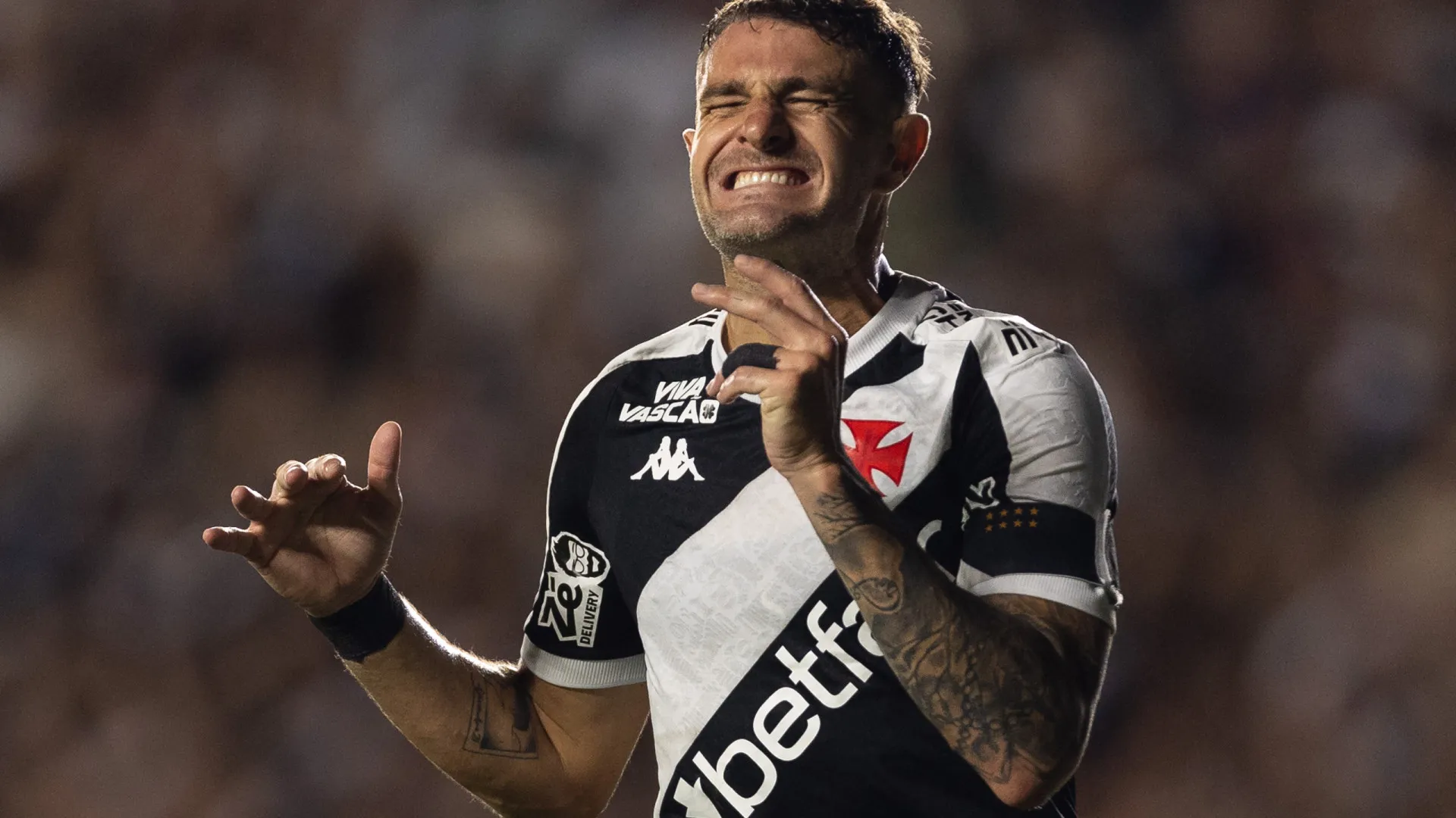 Vegetti dá aula a Flaco, Calleri e Juninho, que foram ‘vilões’ na rodada