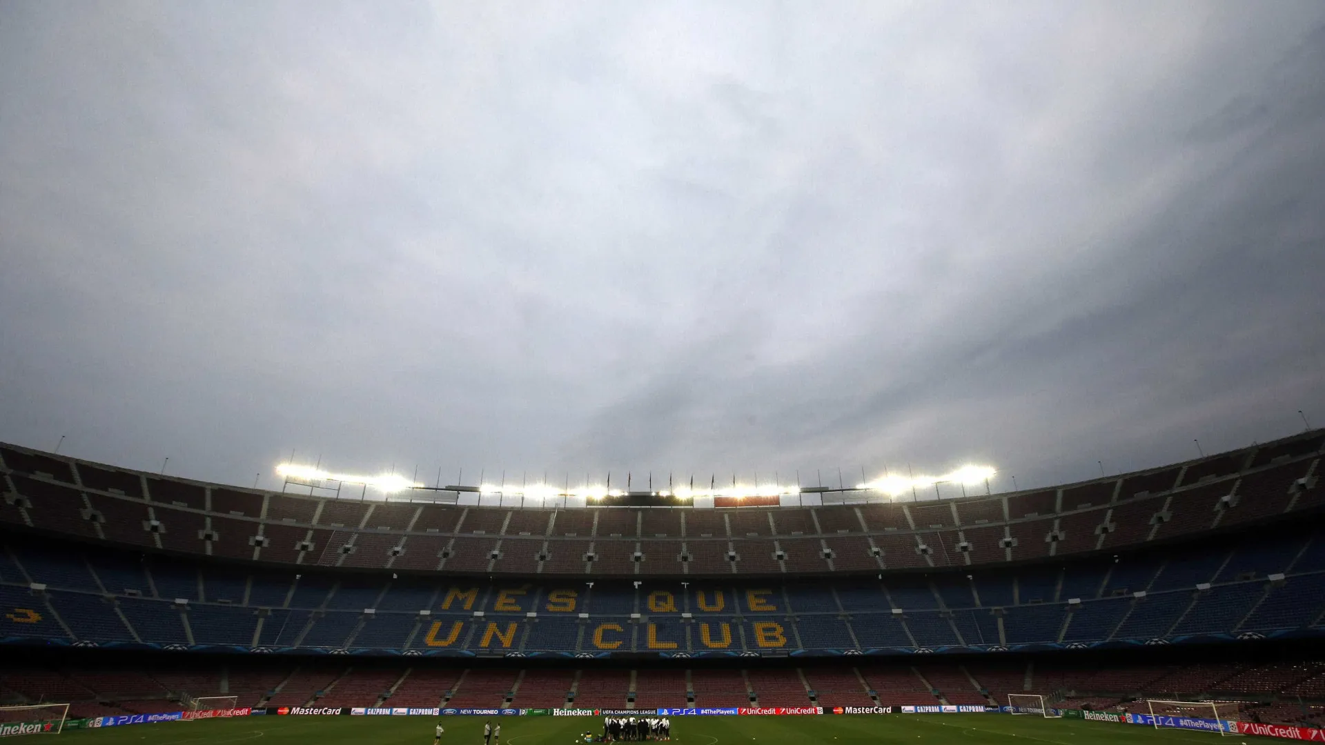 Autoridades liberam obras do novo Camp Nou 24h por dia