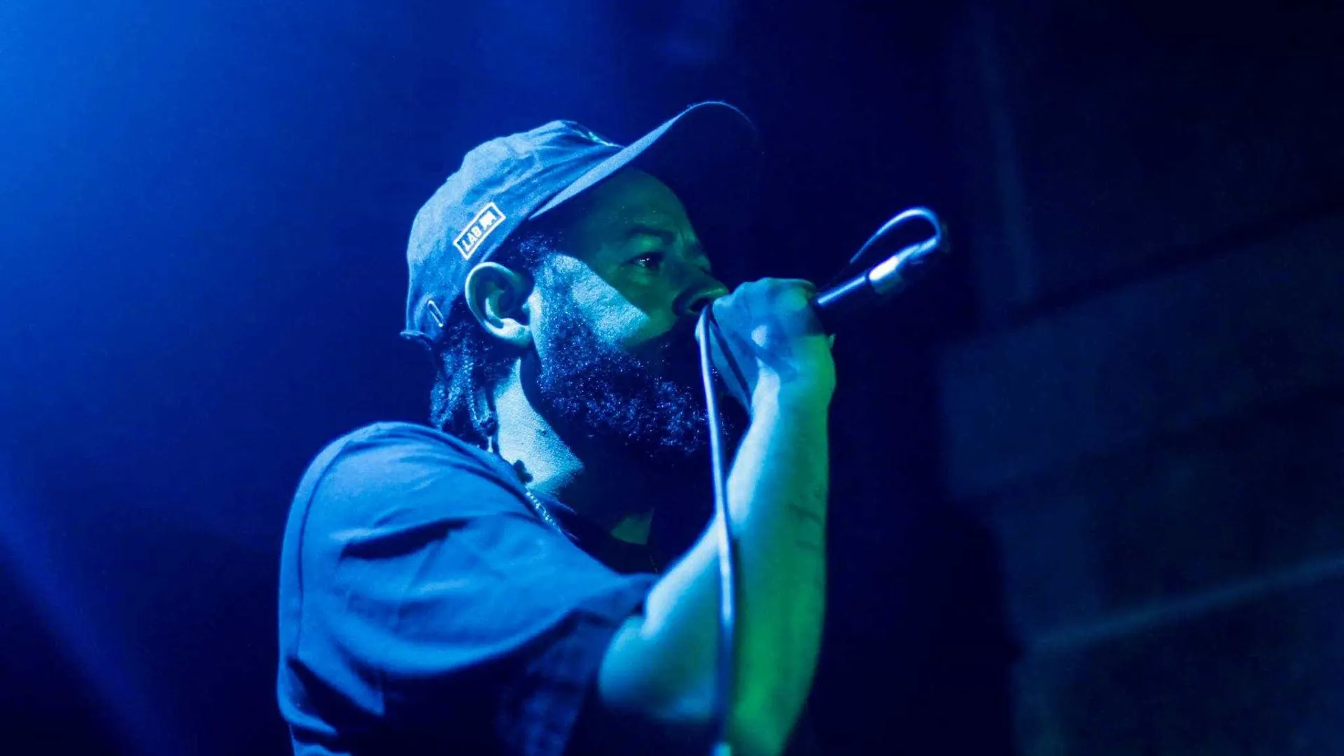 Emicida e Fióti pedem suspensão de disputa judicial e tentam acordo