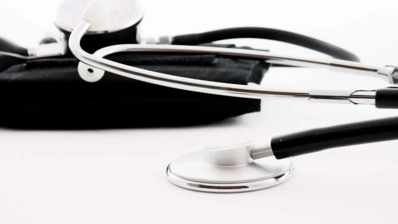 Alunas de medicina zombam de jovem que recebeu transplante e família pede retratação