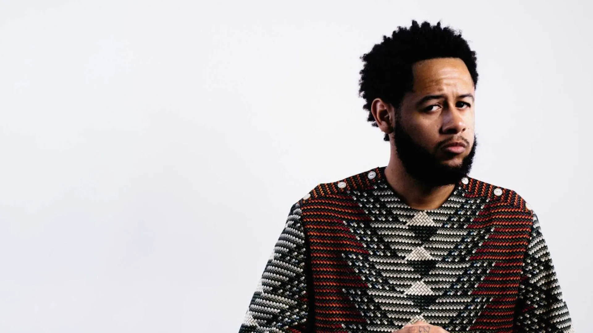 Emicida diz que não está acusando Fióti de roubo em disputa na Justiça