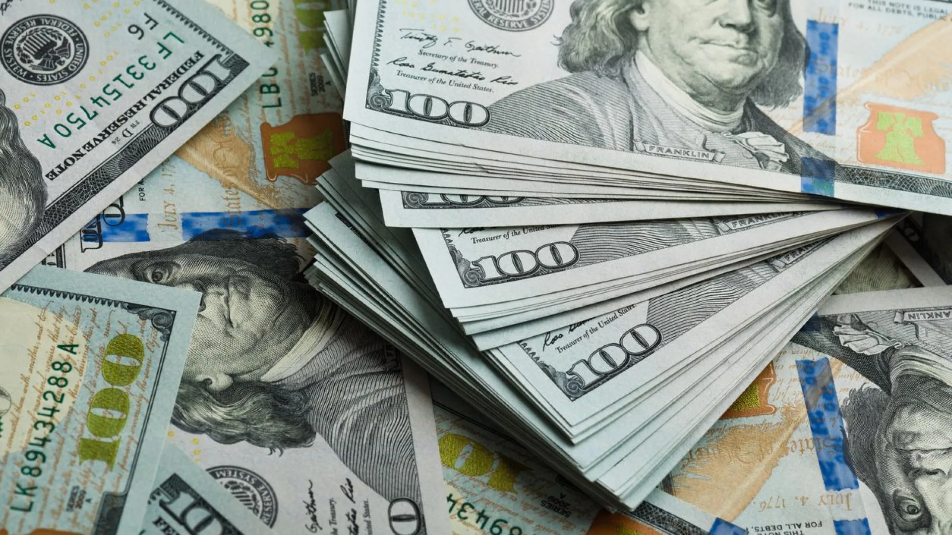 Dólar despenca e Bolsa tem forte alta com possível alívio na guerra entre EUA e China