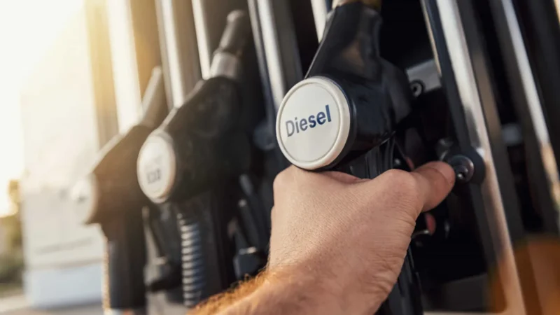 Diesel segue em queda nas bombas após cortes nas refinarias da Petrobras