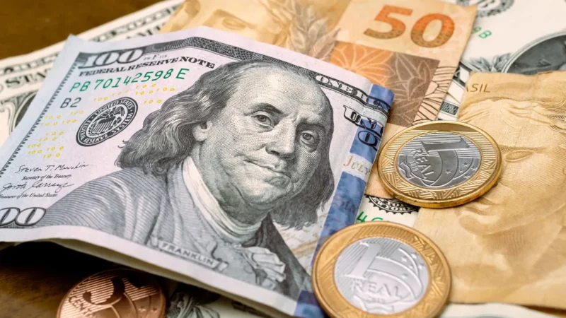 Dólar sobe para R$ 5,67 após oito quedas consecutivas