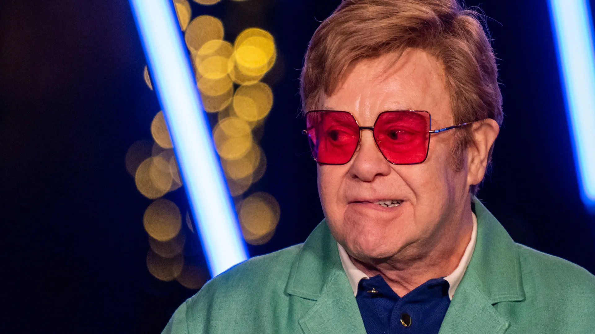 Elton John faz desabafo sobre perda de visão