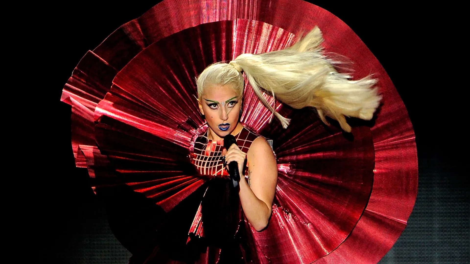 Produtora nega que show de Lady Gaga foi cancelado após troca de cartaz no Rio