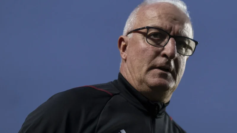 Corinthians não tem plano B e oferece a Dorival salário maior que de Ramón