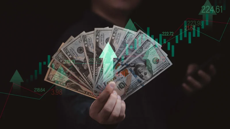 Dólar sobe por temor de recessão após China retaliar os EUA