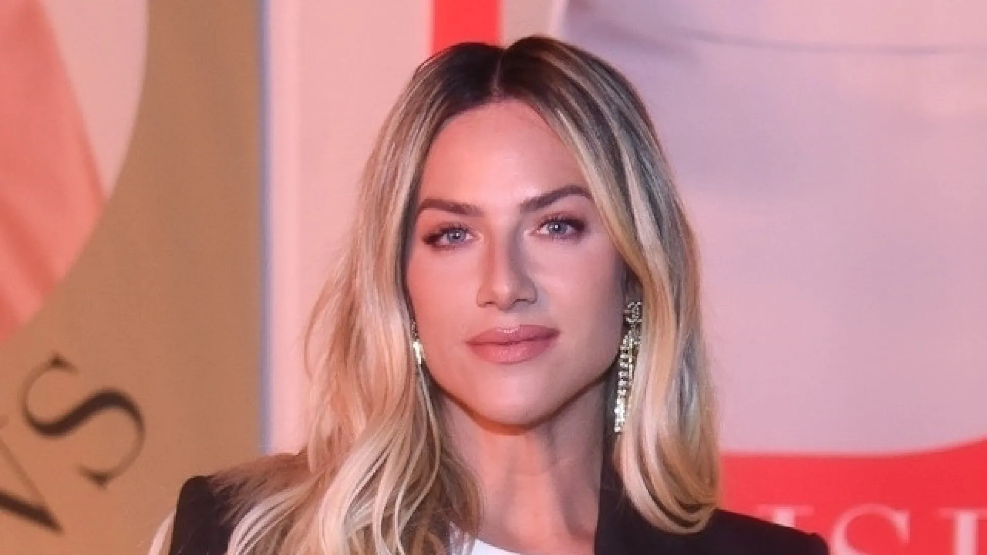 Gio Ewbank relata invasão de sua casa: “tinha uma mulher sentada”