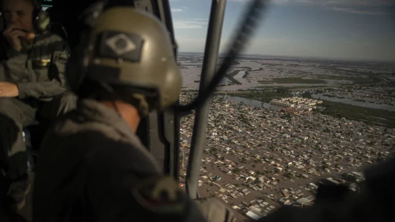 Após um ano, centro de Porto Alegre tenta virar página das inundações