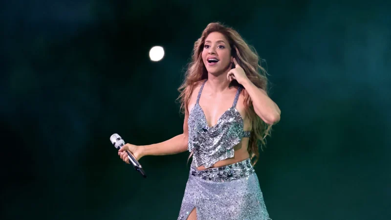 Shakira é eleita a maior artista pop latina de todos os tempos por revista