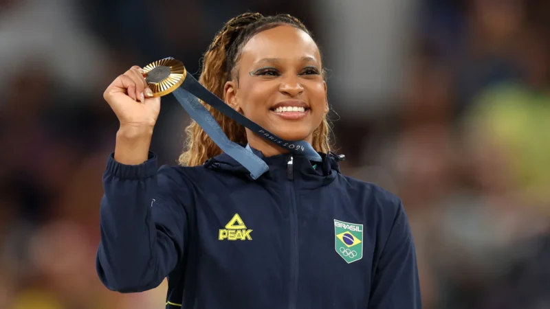 Rebeca vence prêmio do ‘Oscar do esporte’ e quebra tabu para o Brasil