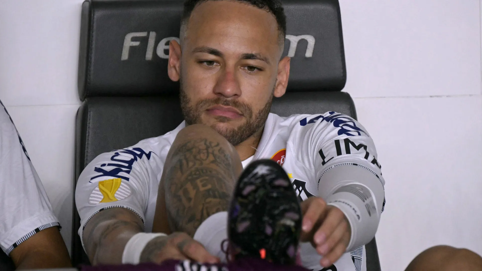 Lesão pode fazer Neymar jogar apenas mais duas partidas pelo Santos
