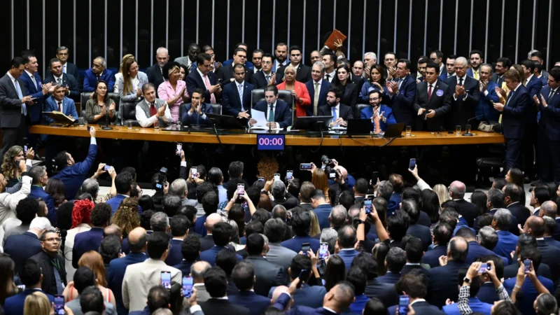 Motta diz que projeto do IR é prioridade do Congresso, e Haddad promete apoio técnico a Lira