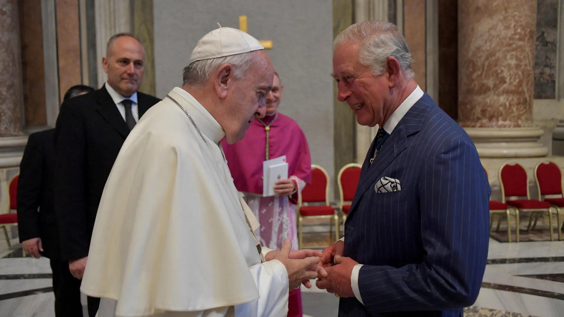 Charles III reage à morte do Papa: “Compaixão e compromisso incansável”