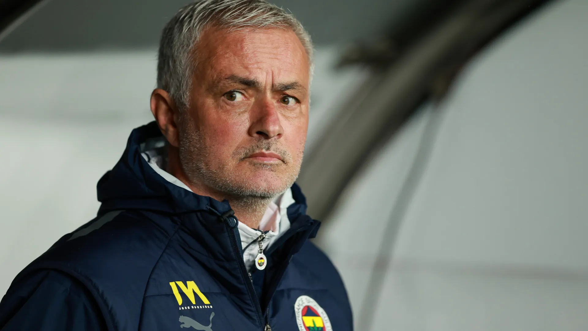 Mourinho é absolvido após denúncia de racismo em clássico no futebol turco