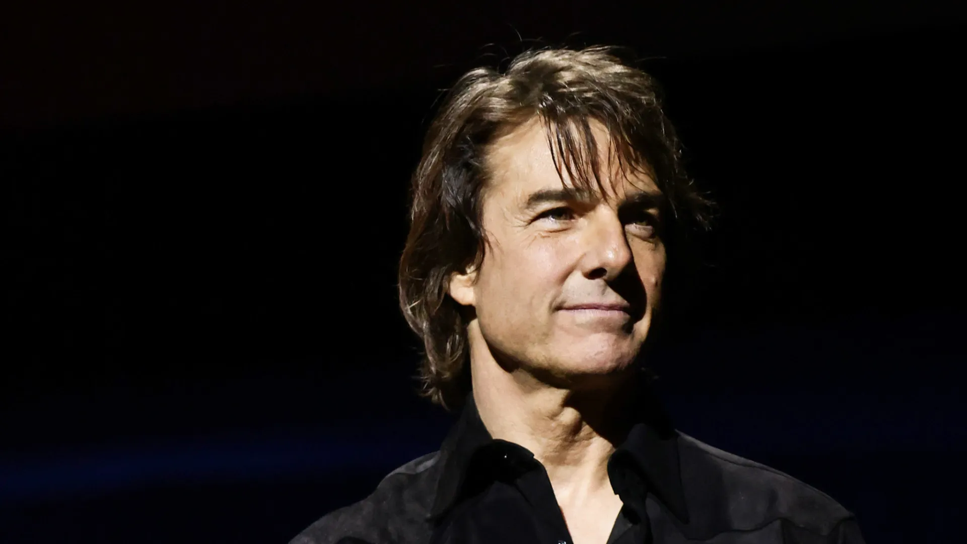 O que Tom Cruise fez no rosto? Dizem que parece 10 anos mais novo