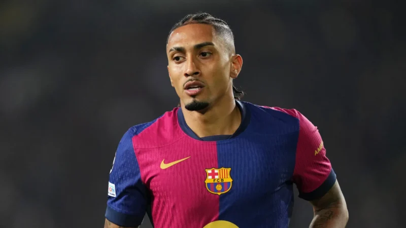 Al Hilal mira Raphinha e prepara oferta bilionária ao Barcelona