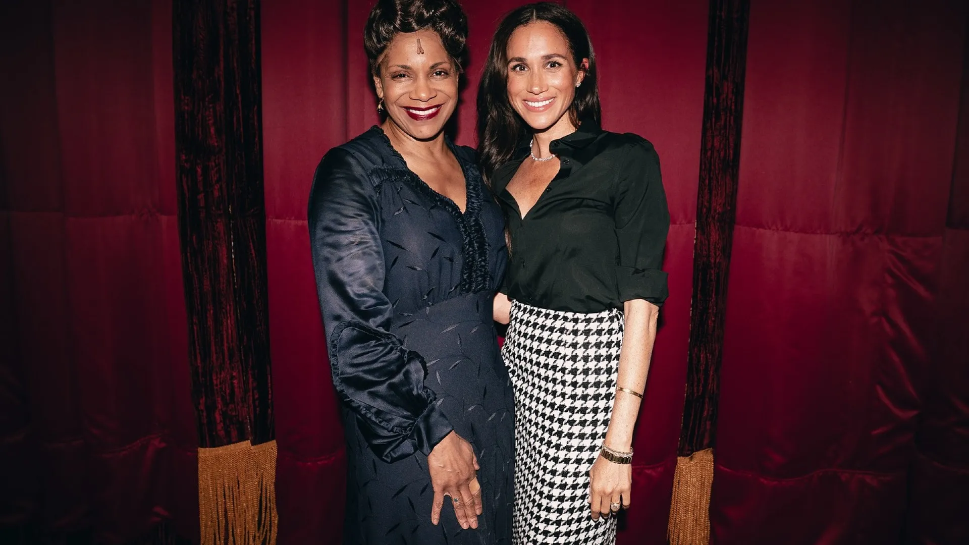 Meghan Markle faz visita surpresa a espetáculo da Broadway em Nova York