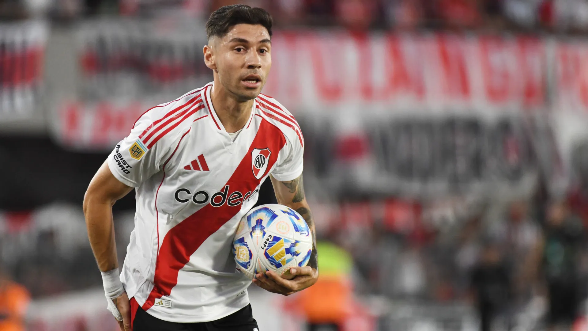 Campeão do mundo com a Argentina em 2022 acusa advogado de desviar R$ 4 mi