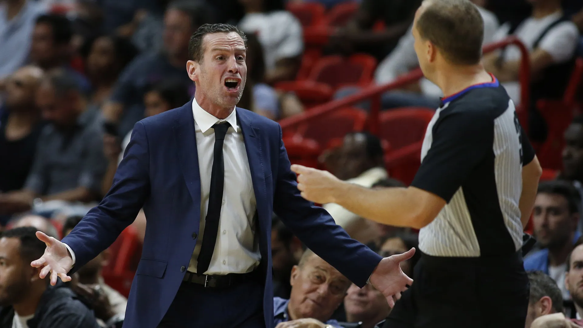 Kenny Atkinson é eleito treinador do ano na NBA
