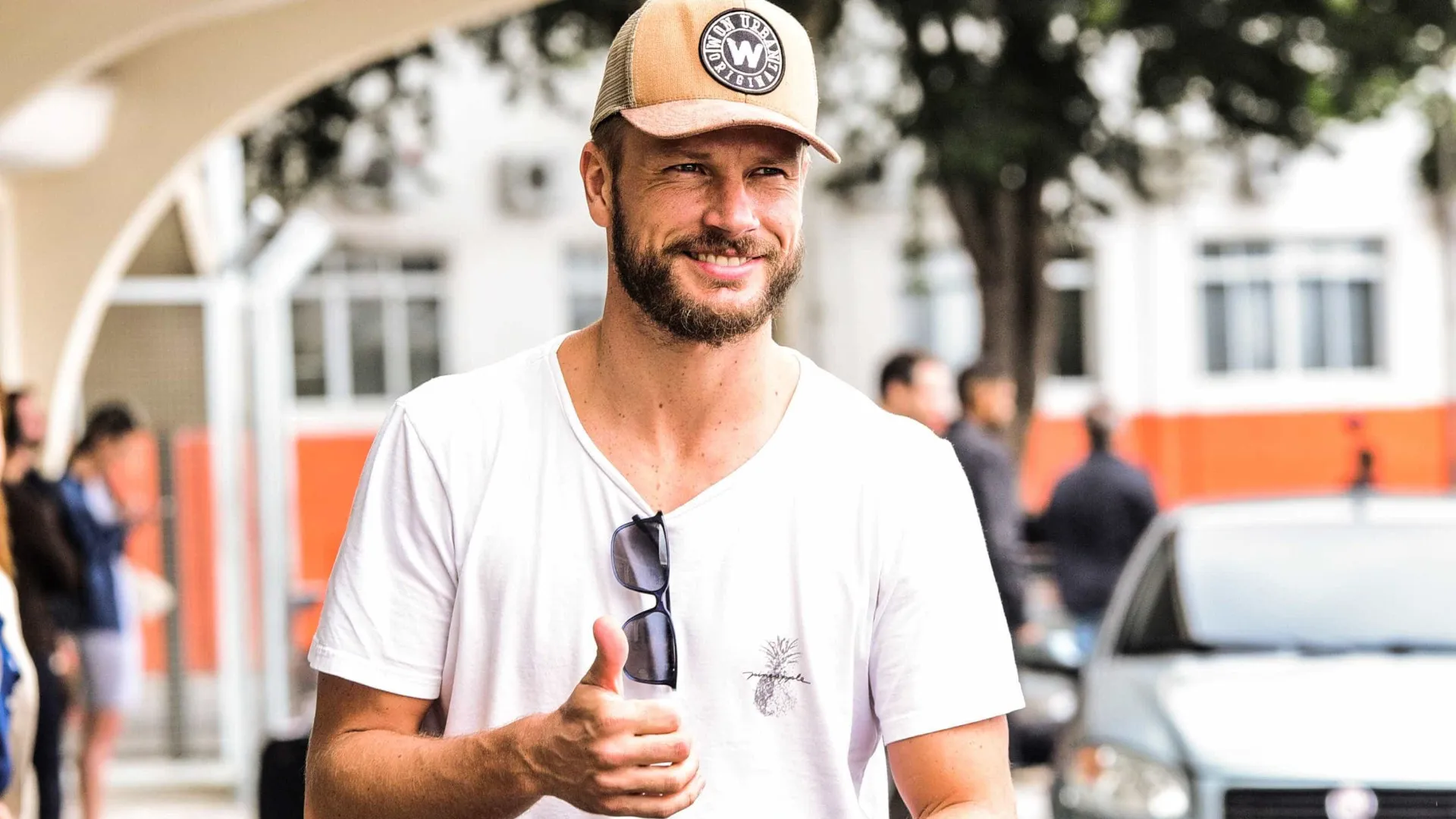 Rodrigo Hilbert sofre queda em maratona de mountain bike e está internado