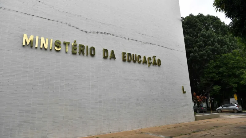 MEC prorroga até sexta inscrições de cursinhos populares