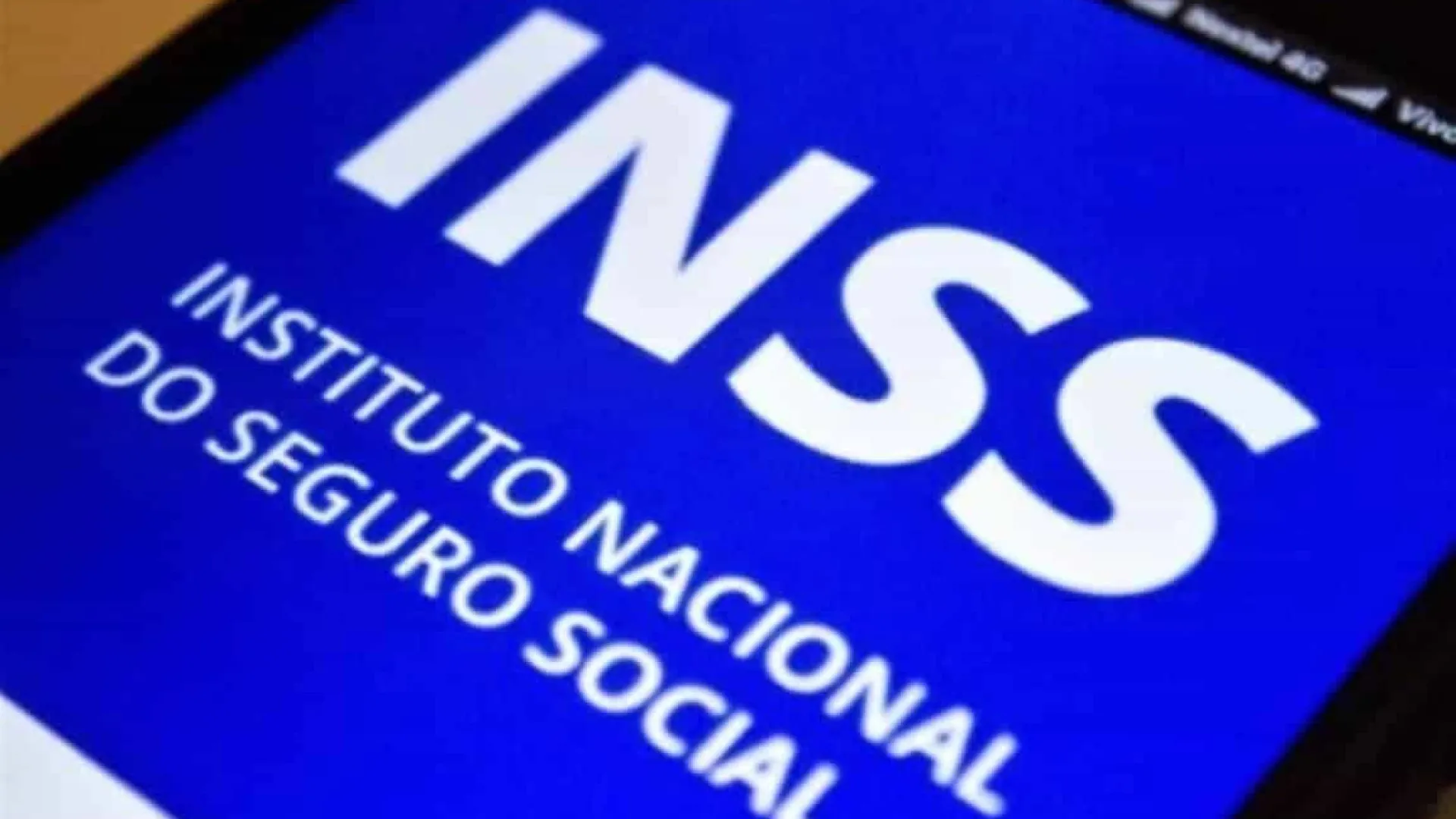 Golpistas criam perfil falso no Instagram e se passam pelo INSS