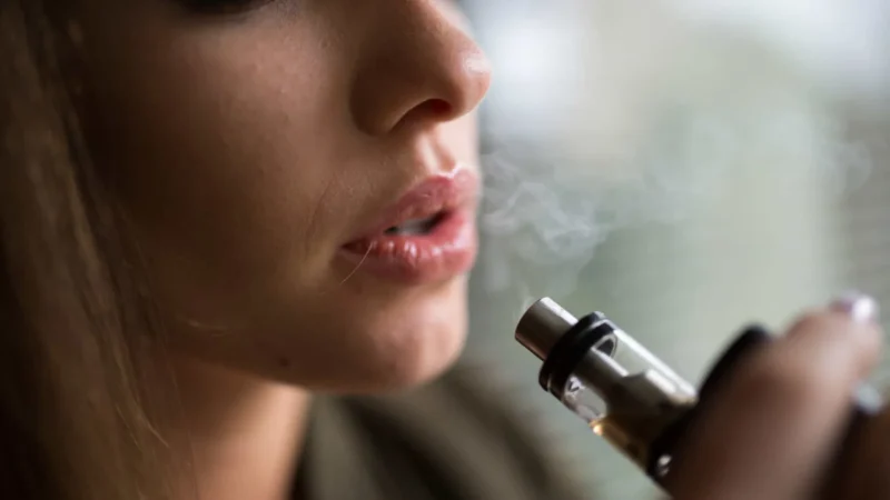 É um equívoco cigarro eletrônico ainda ser proibido, diz ex-diretor da Anvisa que assinou 1º veto
