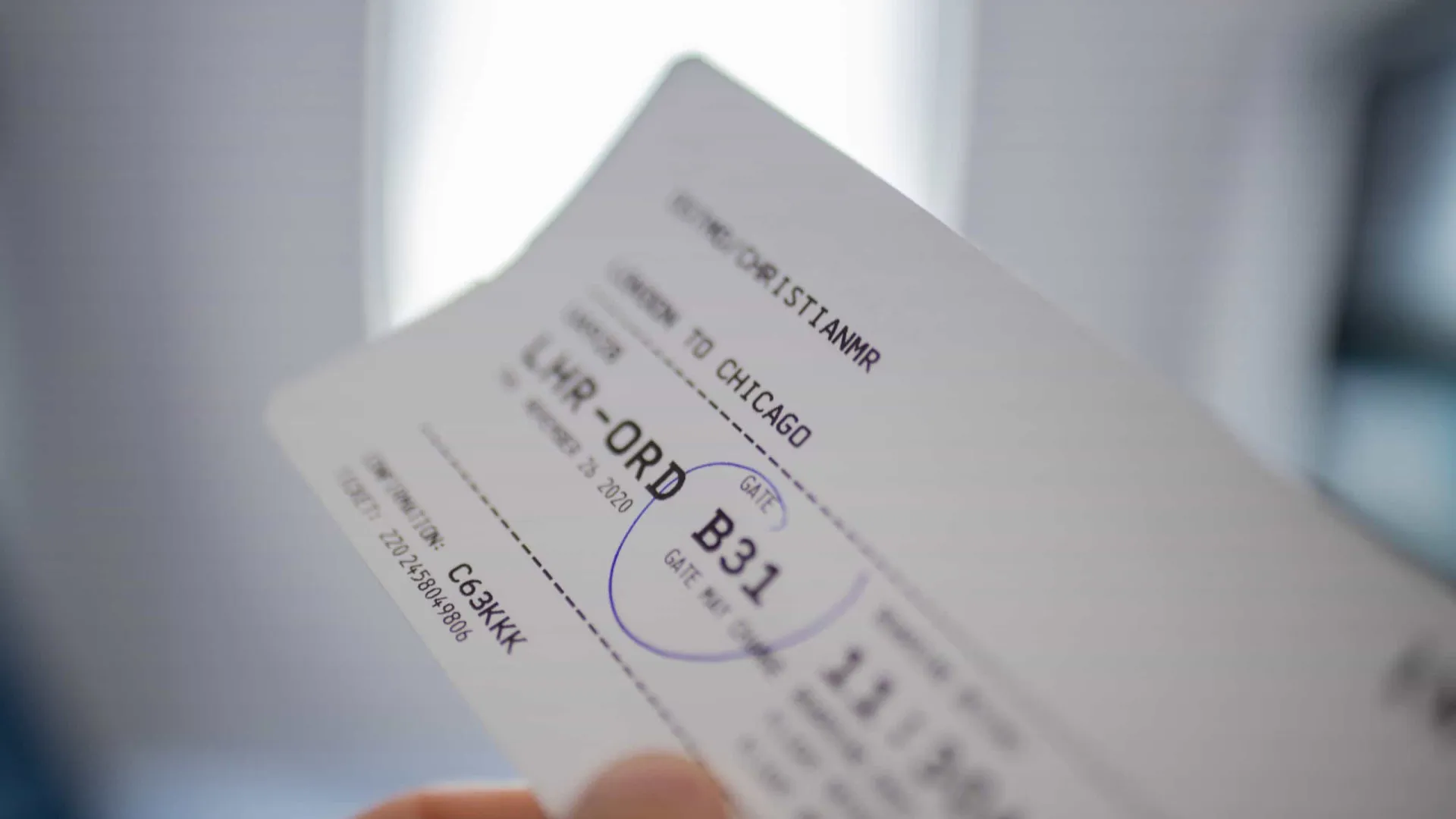 Passagens aéreas caem 11,18% em maio e são item de maior alívio no IPCA-15, afirma IBGE