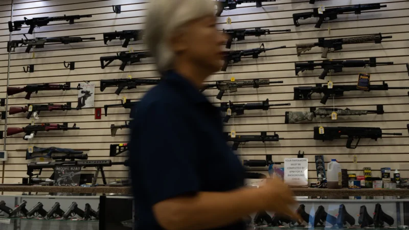 CACs não recadastram 7.600 armas de uso restrito adquiridas durante governo Bolsonaro