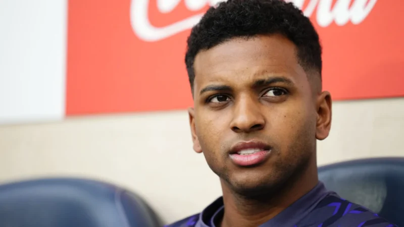Rodrygo rebate especulações sobre saída do Real