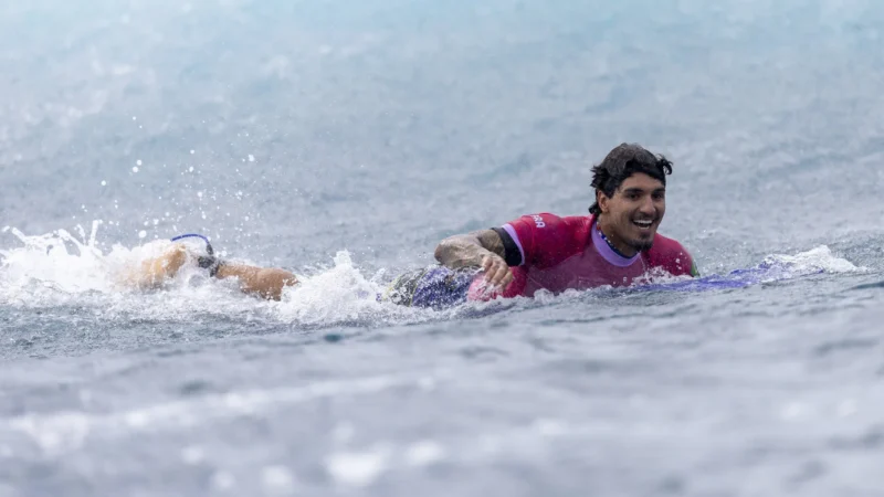 Gabriel Medina fica em último no Mundial de Surfe, mas não será rebaixado