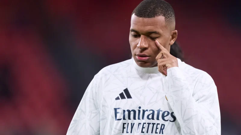 Mbappé chega a 40 gols na 1ª temporada pelo Real e só fica atrás de Ronaldo