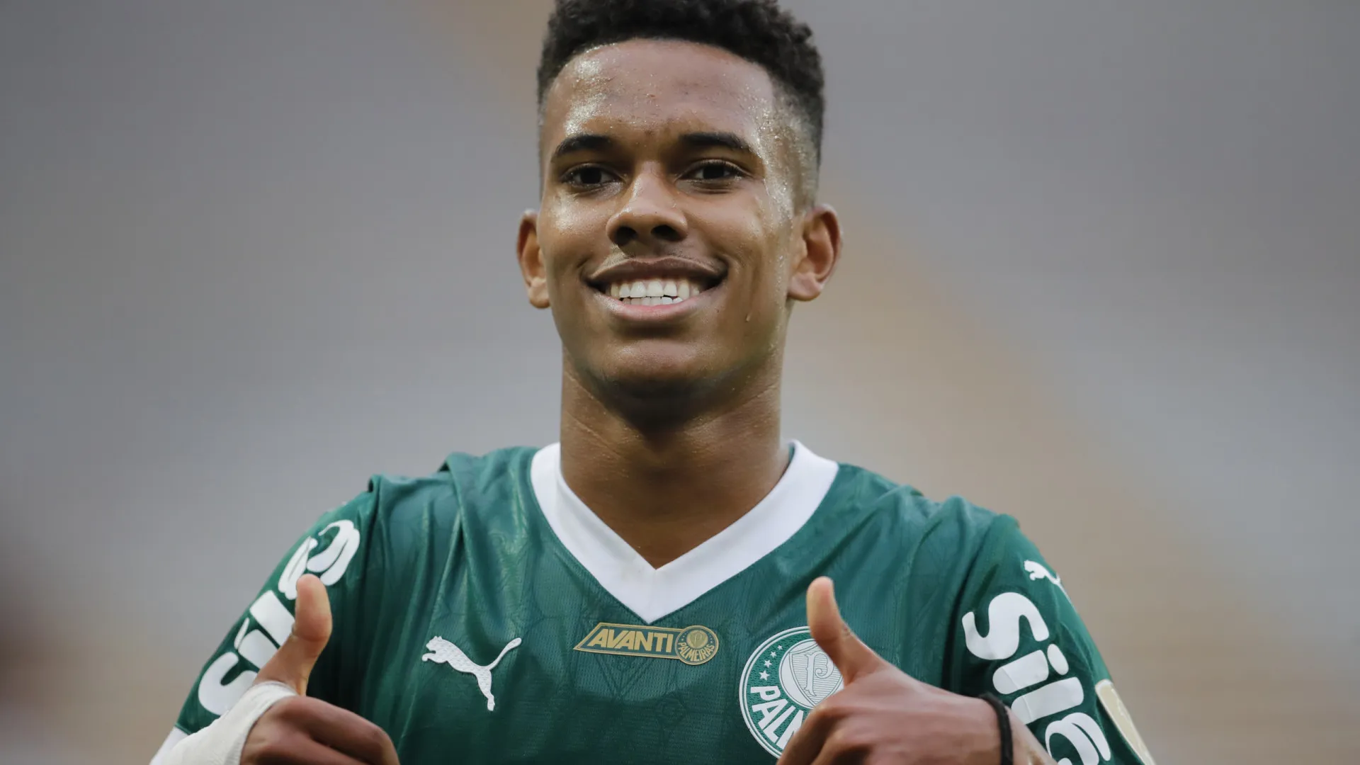 Estêvão passa em branco outra vez e deixará Palmeiras sem gols em clássicos