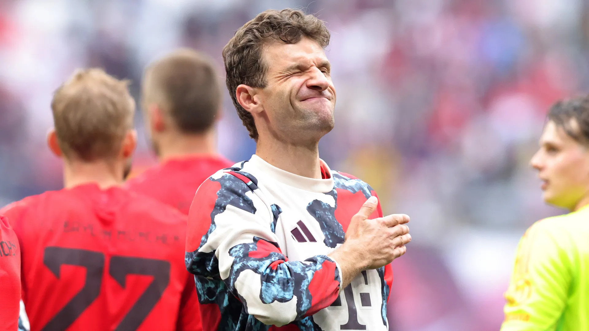 Diretor esportivo do Bayern cancela festa dos jogadores em Ibiza