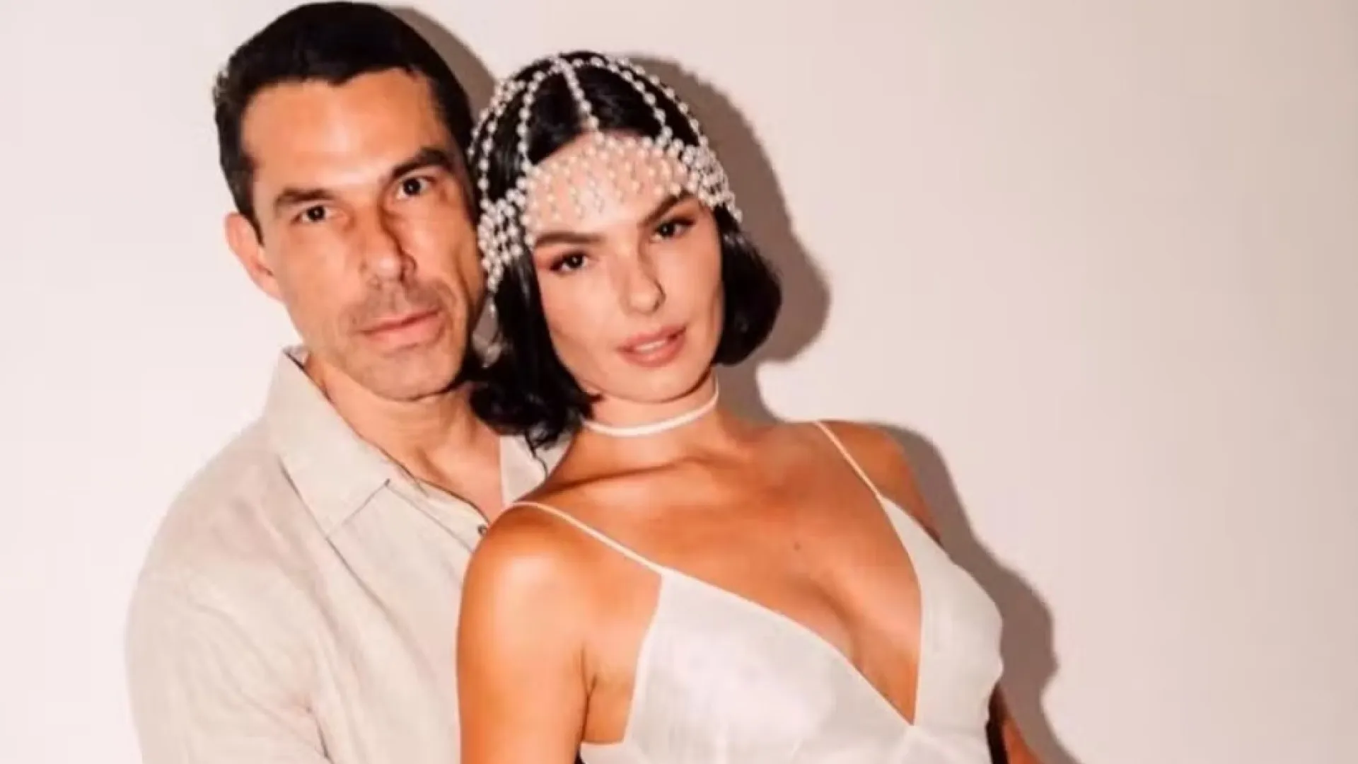 Isis Valverde e Marcus Buaiz se casam no interior de São Paulo