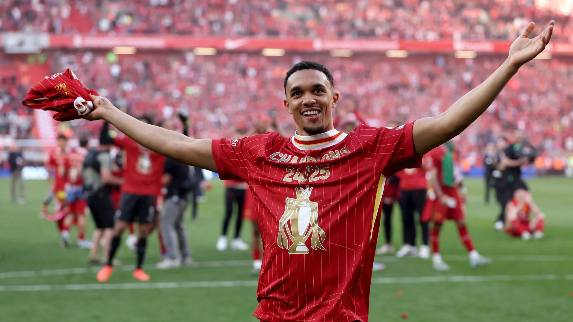 Real Madrid acerta com Alexander-Arnold de graça para a próxima temporada
