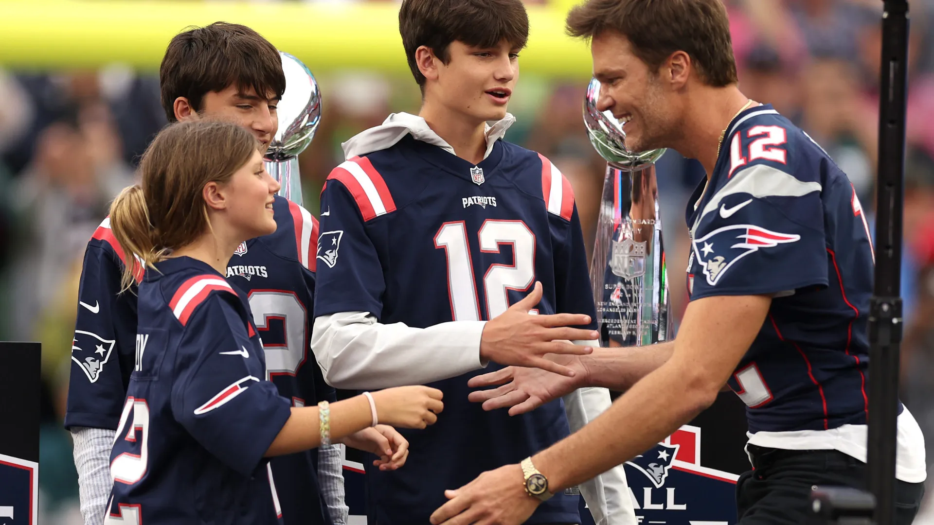 Tom Brady diz que machucou os filhos ao aceitar participar de programa