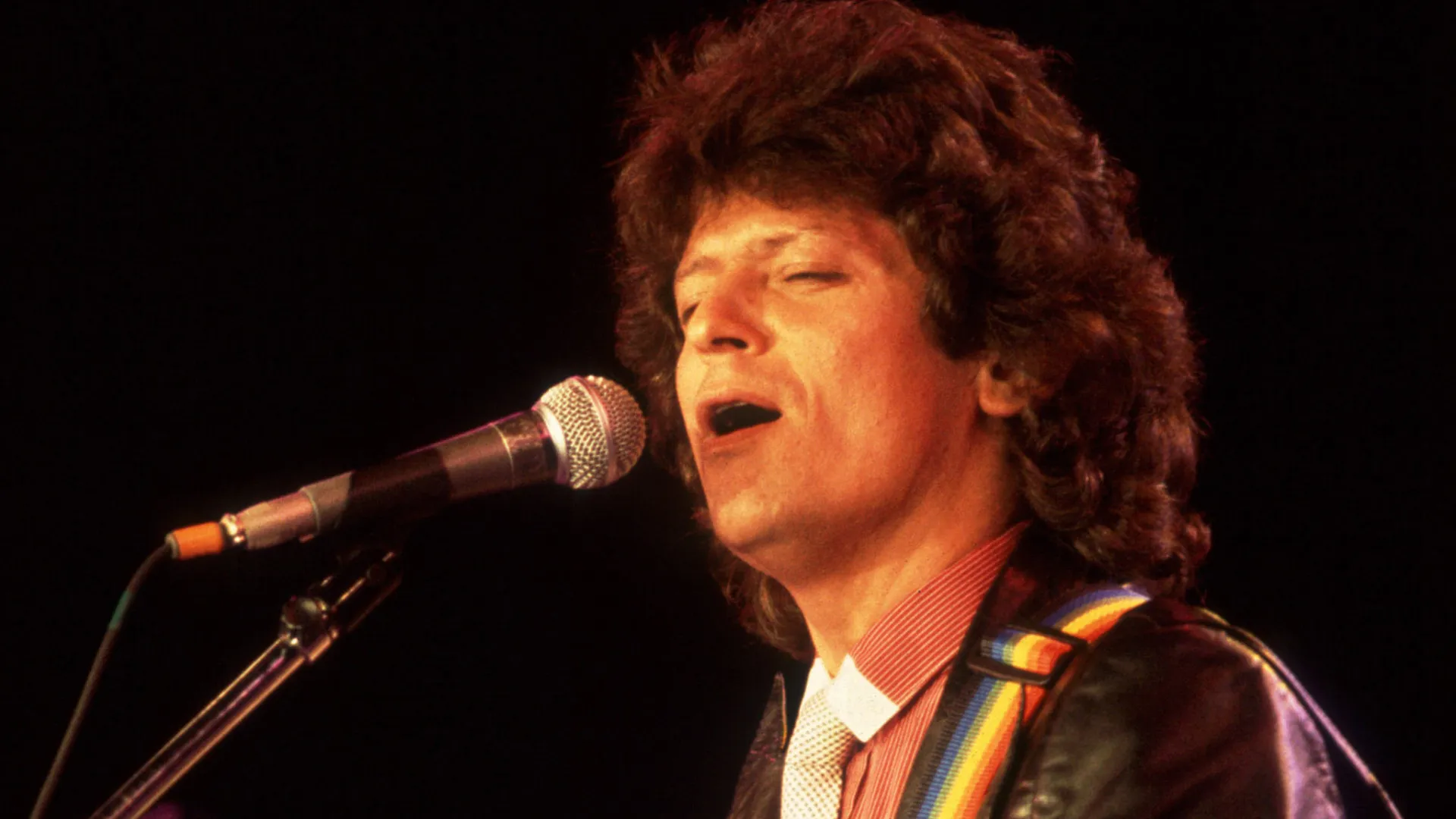 Morre Johnny Rodriguez, estrela de música country, aos 73 anos