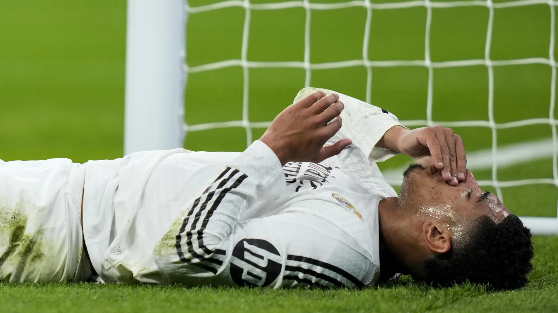 Bellingham será operado e faz ‘soar alerta’ no Real Madrid