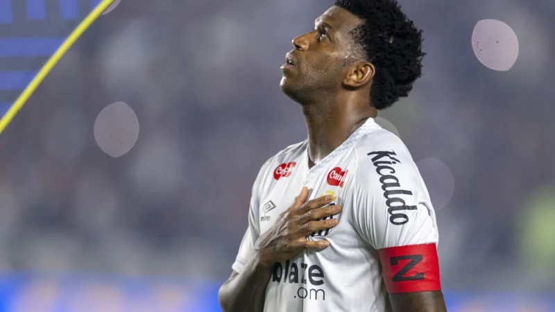 Com problemas familiares, Gil é liberado de treino do Santos