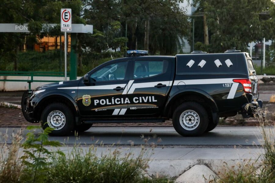 Corpo é encontrado dentro de porta-malas de carro no bairro Pedra 90, em Cuiabá