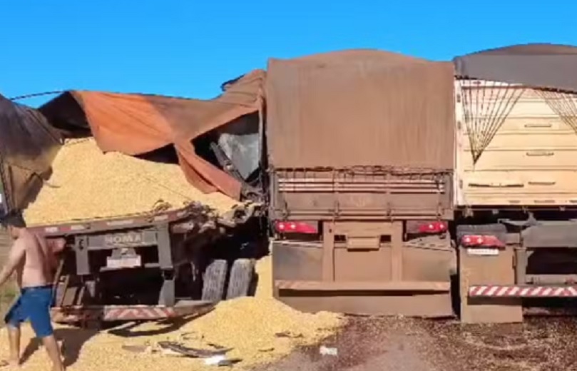 Acidente com seis carretas deixa um morto e interdita a BR-364 em Jaciara