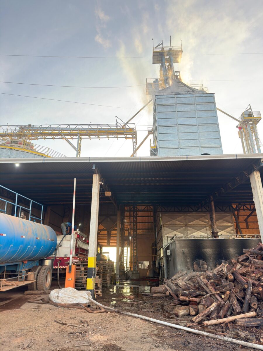Incêndio em secador de grãos mobiliza Corpo de Bombeiros em propriedade rural de Novo Mundo