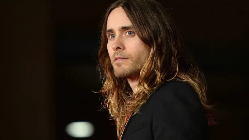 Jared Leto é acusado de má conduta sexual por nove mulheres, segundo portal