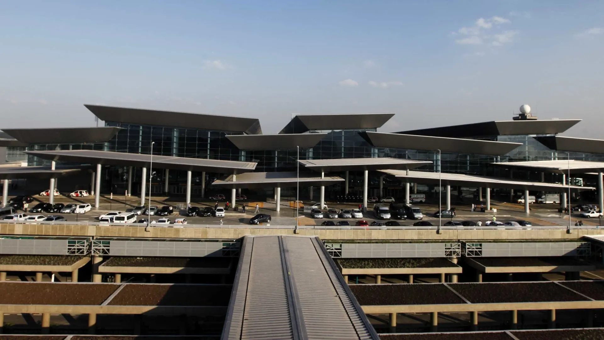 Drones voltam a interromper operações no aeroporto de Guarulhos