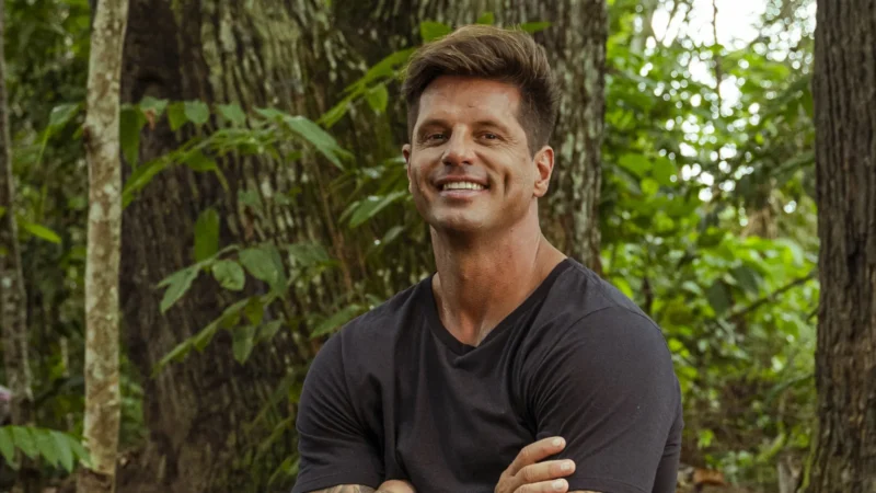 Apresentador paraplégico volta a andar 14 anos após acidente