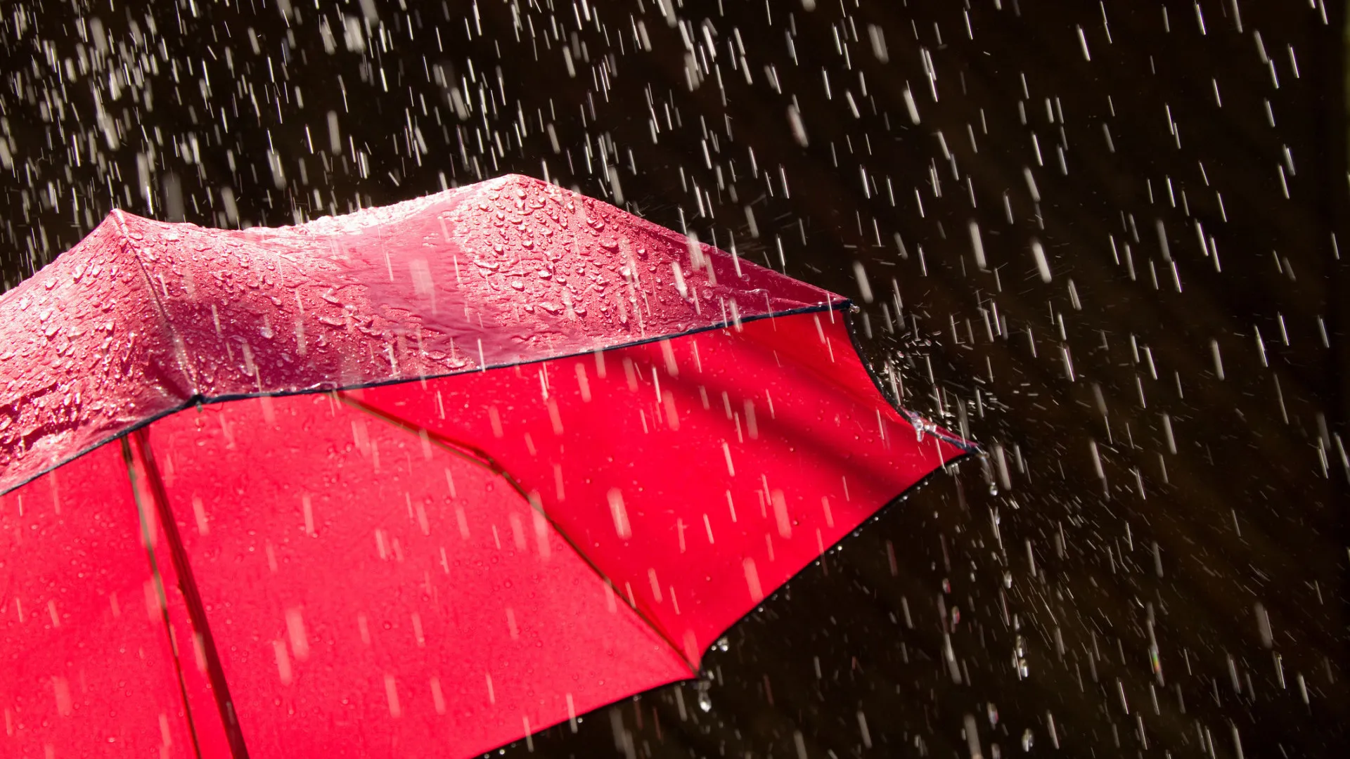 Inmet emite alerta vermelho para volume de chuvas no RS